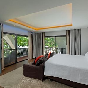 Beachfront Suite